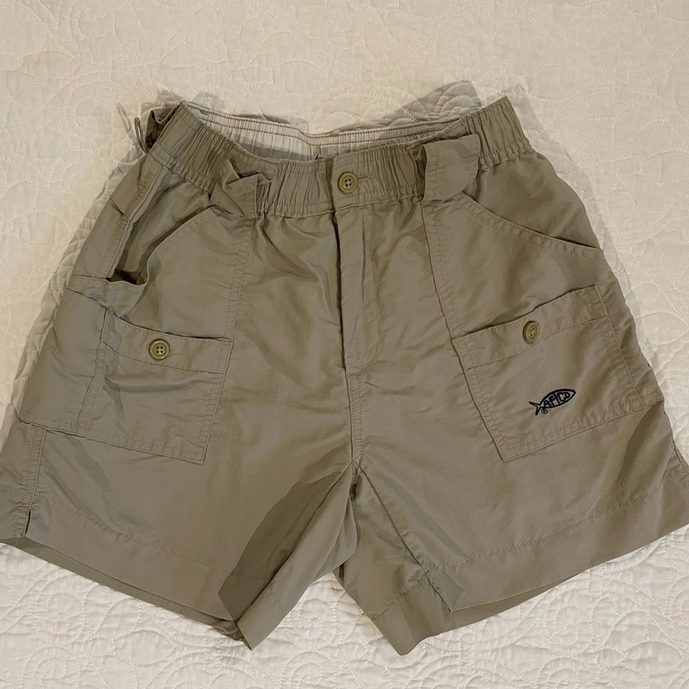 Men’s Aftco Fishing shorts. Khaki